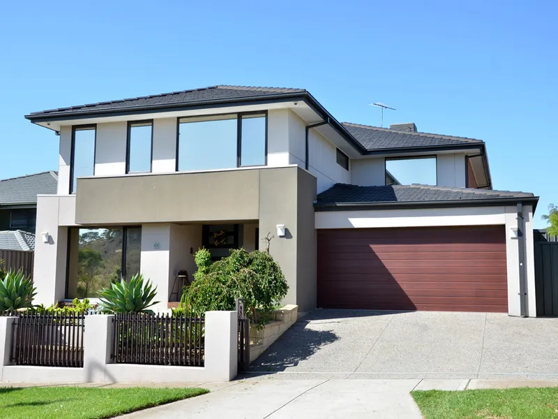 First Class Living on a Grand Scale