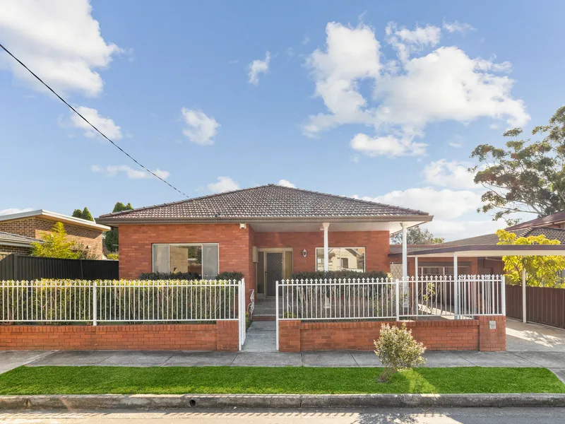 Prized Location with Generous & Flexible Living Space