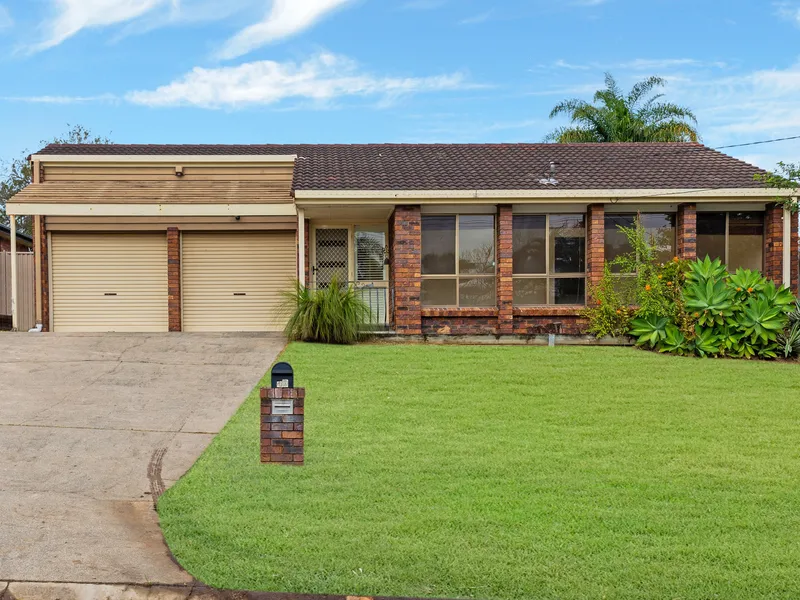 Lowset Family Home - Prime Location !