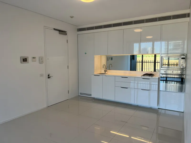 MODERN & FURNISHED ONE BEDROOM IN CENTRAL PARK