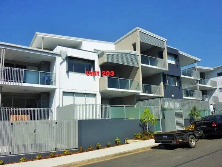 Spacious 1 bedroom with large private balcony at Kelvin Grove