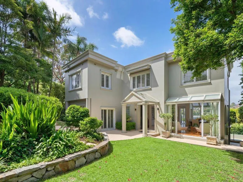 Luxury Family Home With Bay And Harbour Views