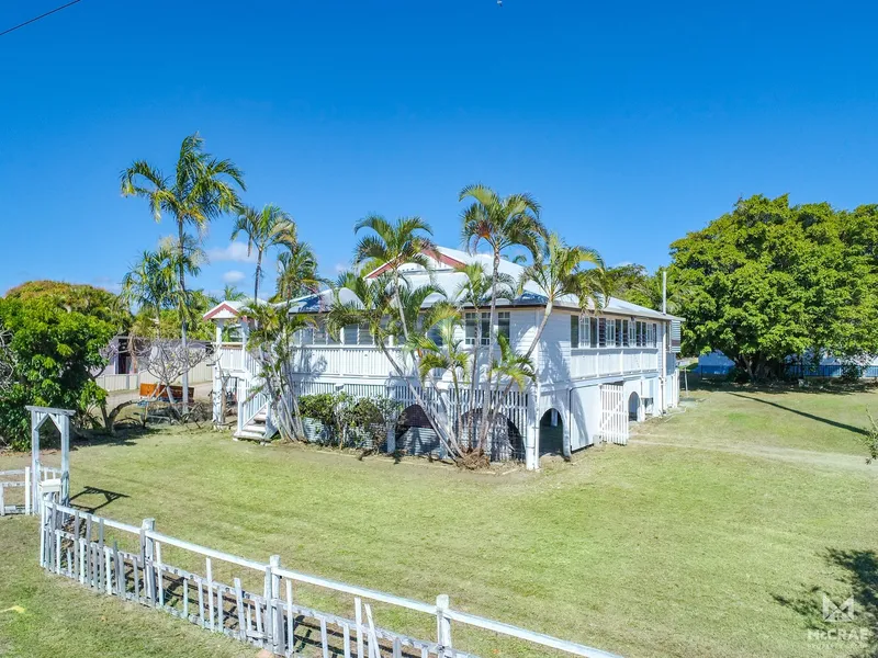 SO MUCH POTENTIAL - Renovators This One is For You!!