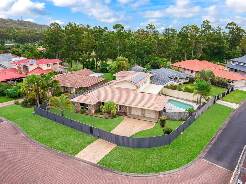 Huge Home In Fantastic Location