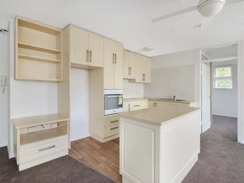 TASTEFULLY PRESENTED 1 BEDROOM APARTMENT!