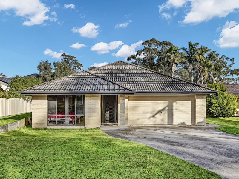 WELL-SIZED FAMILY HOME ON A GENEROUSLY SIZED BLOCK!