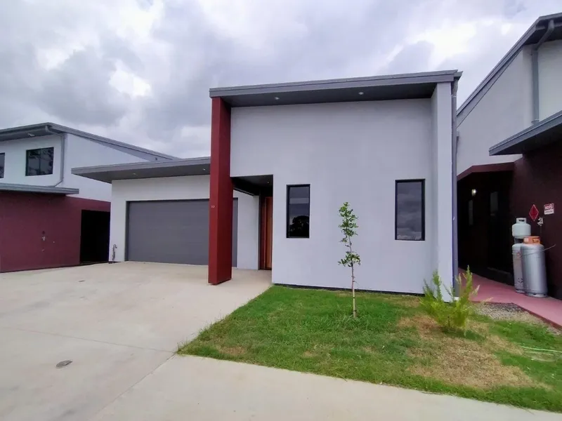 ULTRA MODERN - 3 BEDROOM VILLA