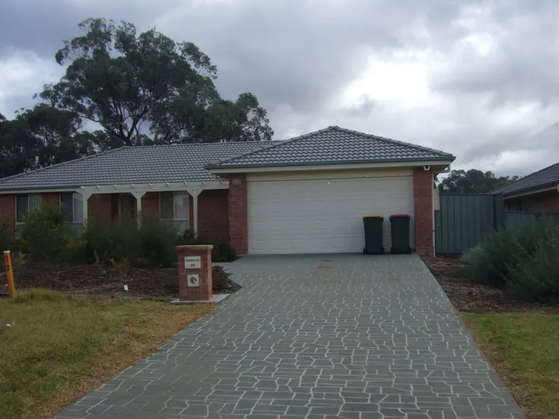 LARGE 4 BEDROOM HOME