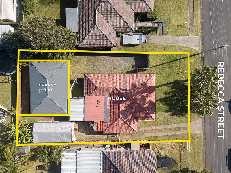HOUSE & GRANNY FLAT!