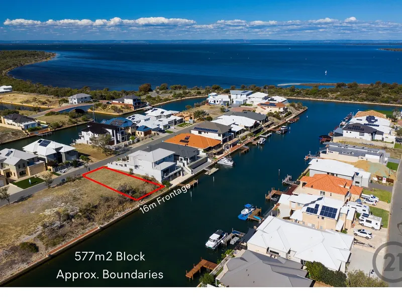 Stunning Wannanup Canal Block