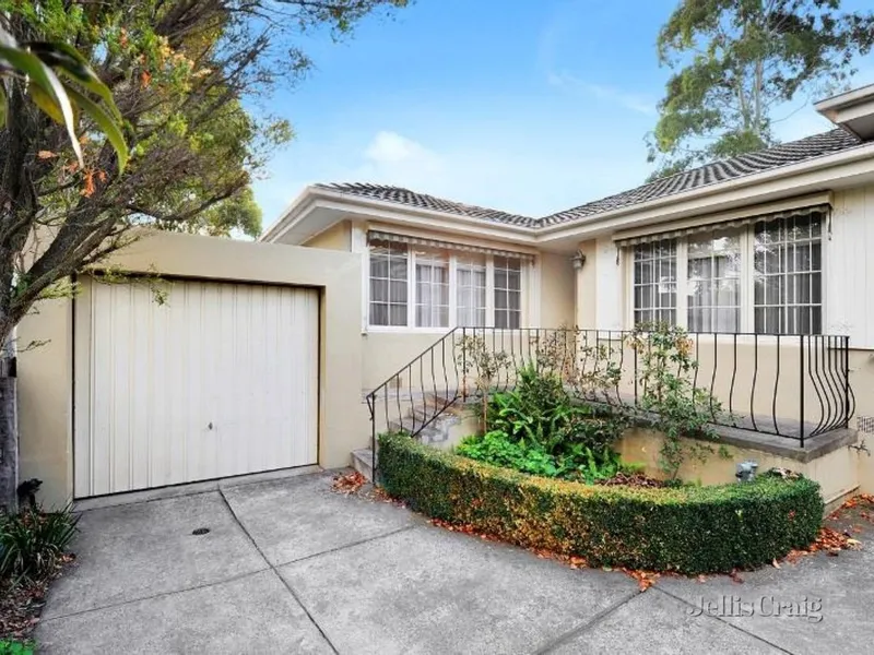 Situated in the prestigious Golden Mile