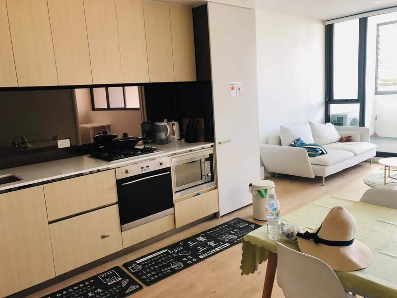 Fully furnished & 1 week rental free.  Contact agent now!!!