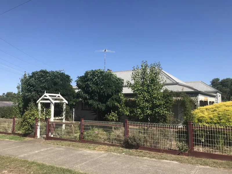 Central Rental - Walk Everywhere!!