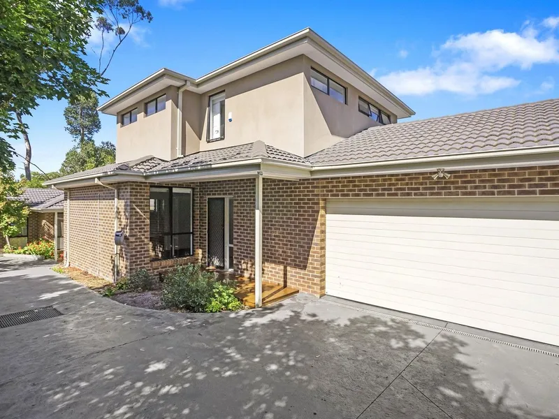 Spacious Townhouse, Close to All Amenities!