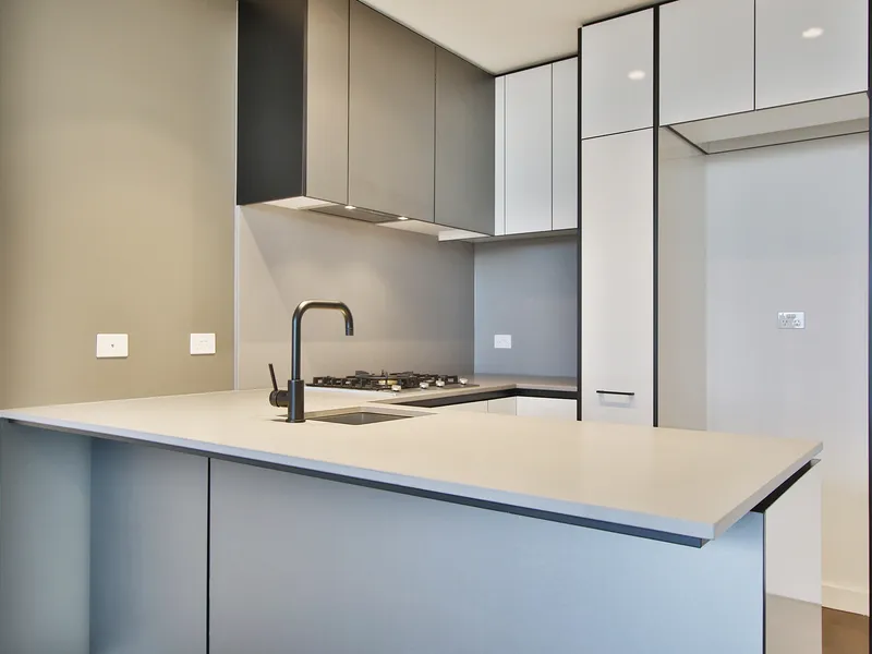 SUPERSIZED ONE BEDROOM PLUS STUDY