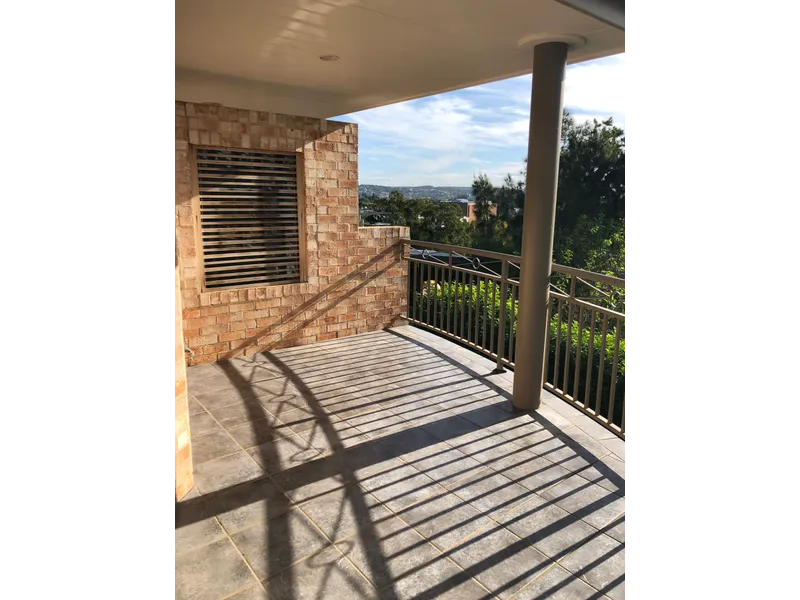 Great property close to Darby St and beaches.