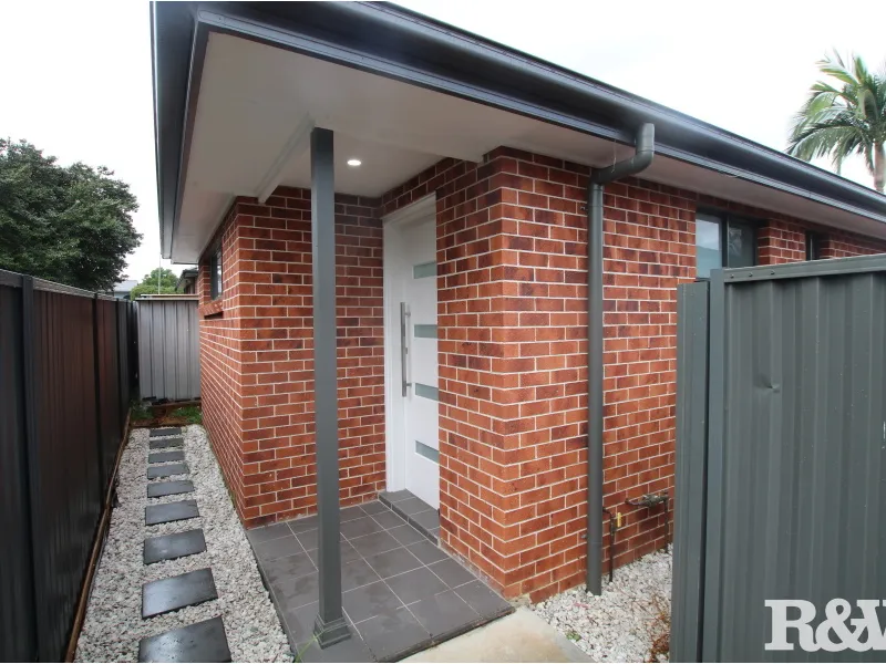 ULTRA MODERN GRANNY FLAT!