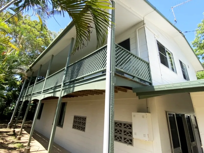 Classic Beach House - 110 m to the Sand on Mission Beach Coast