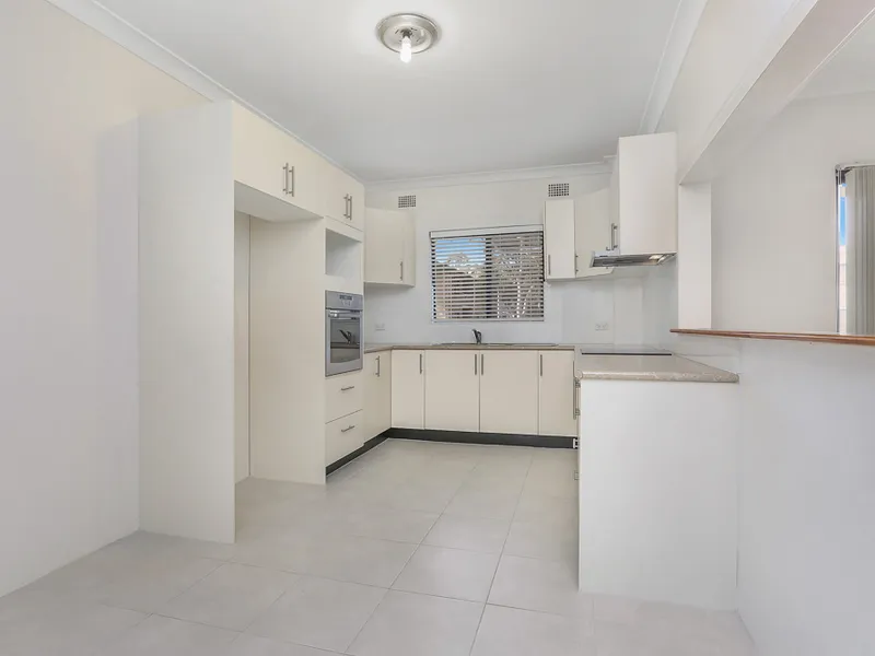 Spacious Two Bedroom Apartment in Prime Location