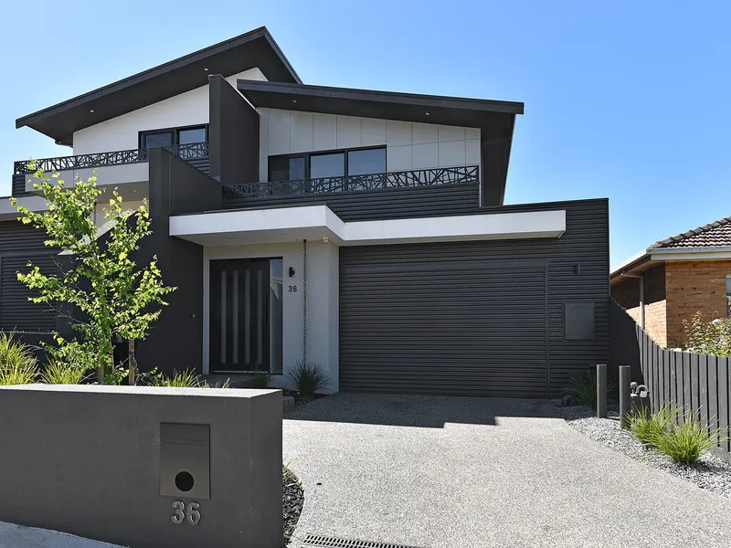 Grand Living, Brilliant Location