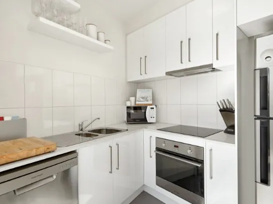 Sunny Courtyard Oasis!