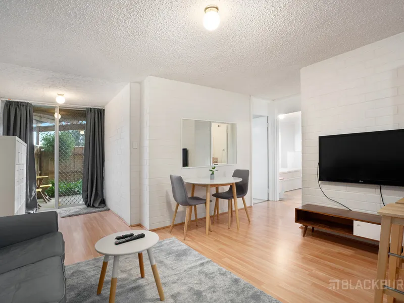 FULLY FURNISHED TWO BEDROOM APARTMENT