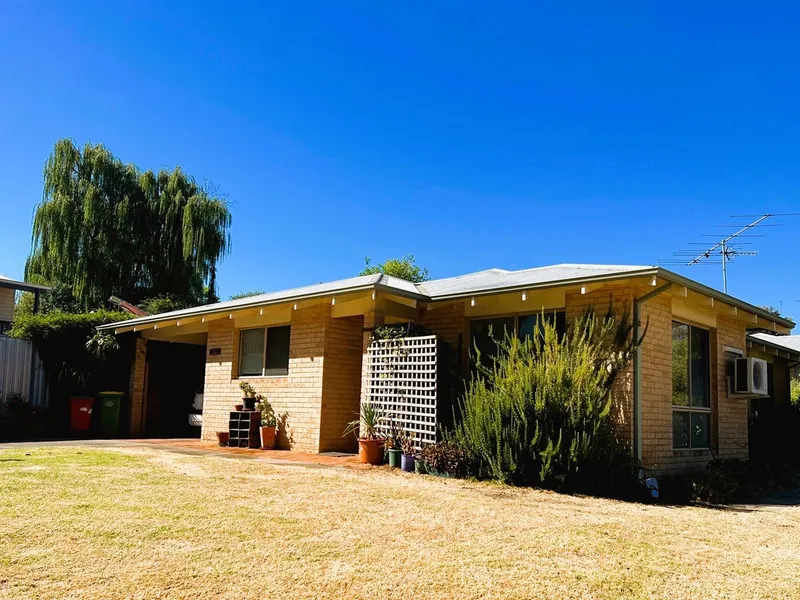 Easy care duplex in town