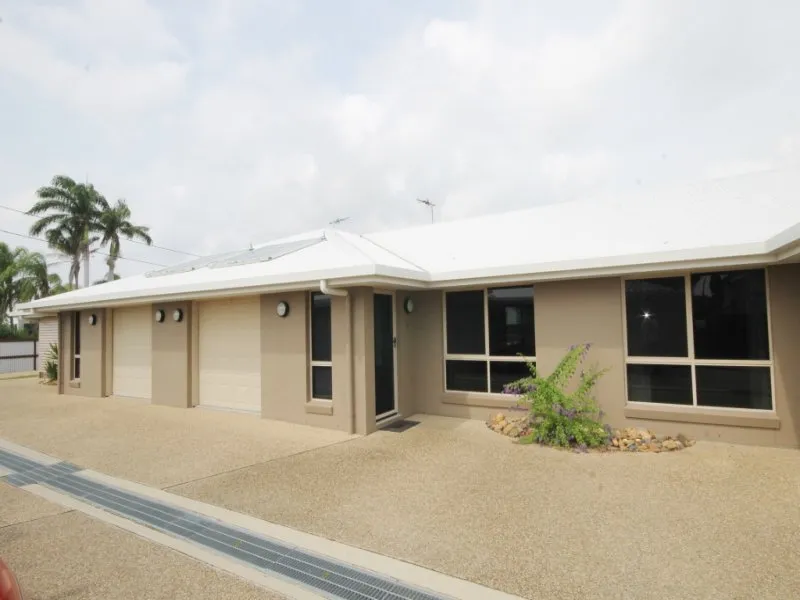 AS NEW SPACIOUS BRICK GROUND FLOOR UNIT - 3 BEDROOMS - 2 BATHROOMS - LOCK UP GARAGE - PRIVATELY FENCED COURT YARD AND DUCTED AIR CONDITIONING.