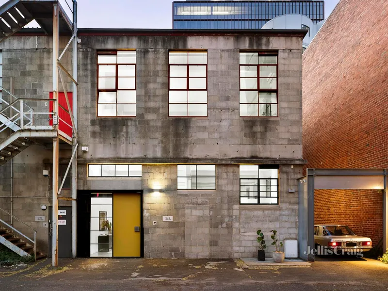 Huge warehouse conversion in dynamic lifestyle precinct