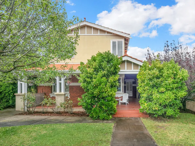 GOLDEN OPPORTUNITY - GOLDEN LOCATION - 616SQM BLOCK