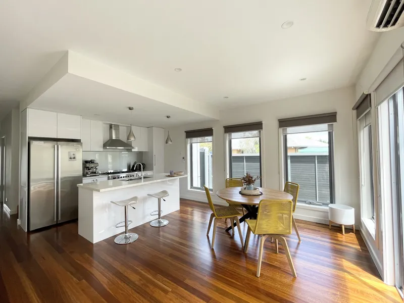 Spacious, Modern 2bed Home !