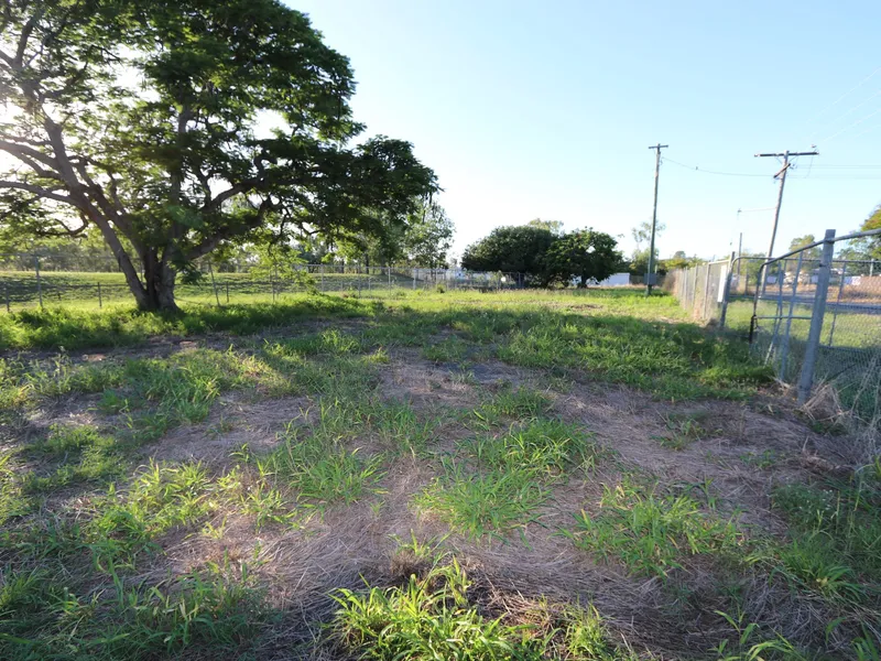 Blank Canvas in the heart of Gracemere!