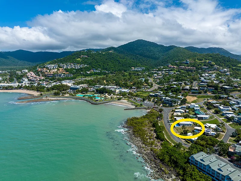 This is a special and rare opportunity in Airlie's best neighbourhood