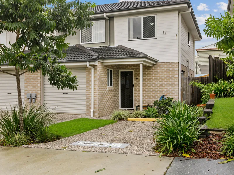 Modern Townhouse In Great Location