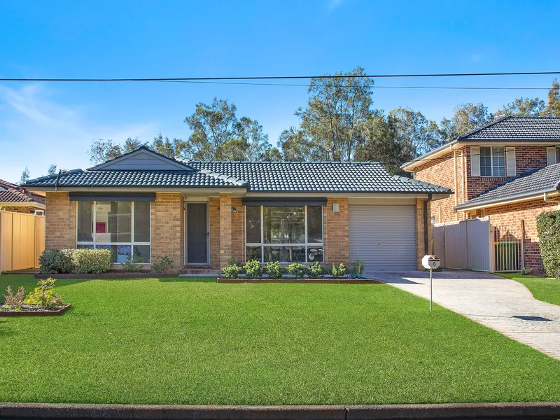 IMMACULATE SPACIOUS HOUSE, IDYLLIC SETTING, CUL-DE-SAC STREET!!!