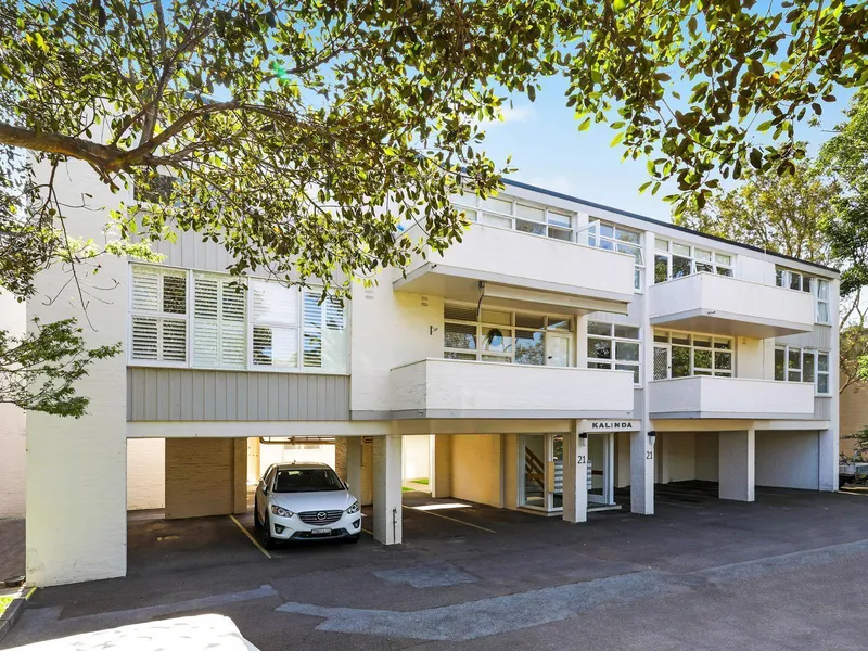 Bright and sunny two bedroom unit in small block.