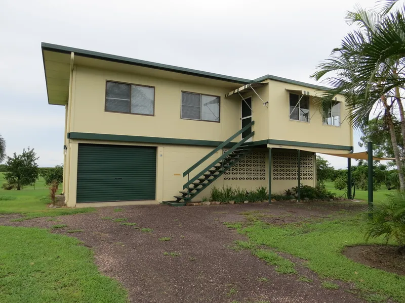 RURAL RETREAT CLOSE TO TOWN