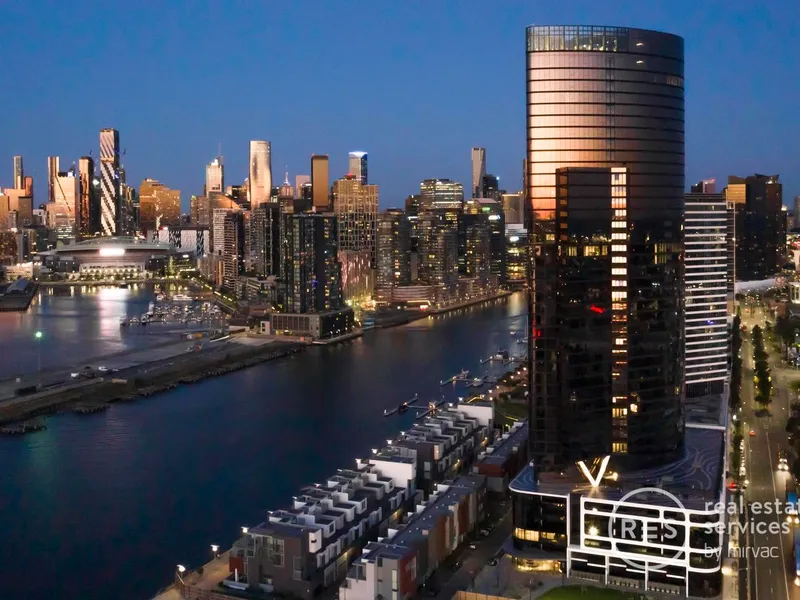 Contemporary lifestyle living in the Yarra’s Edge ‘Voyager’ tower