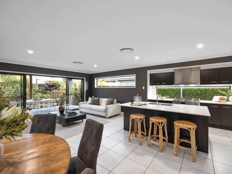 Upmarket & Spacious Family Home!