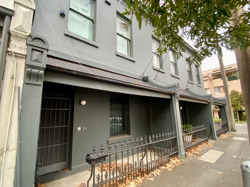 Amazing Terrace Home in City-Fringe Location