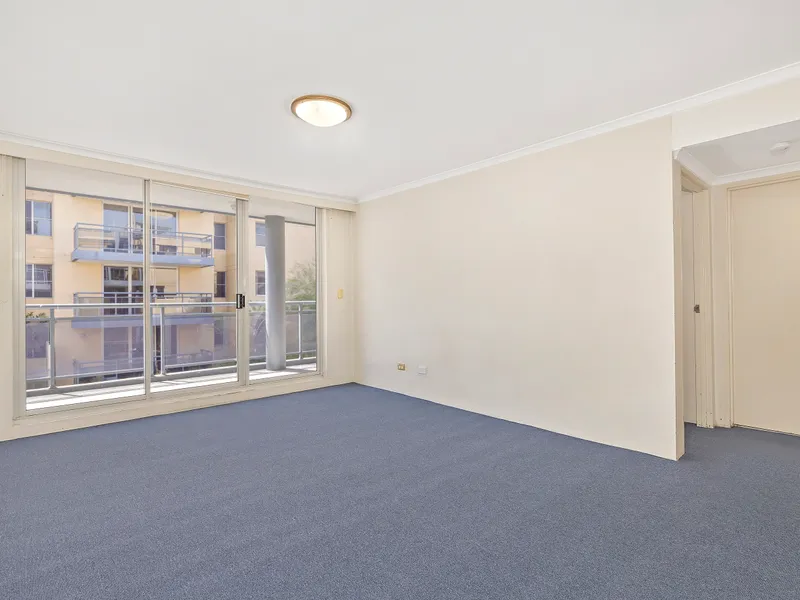 Modern 2 Bedroom Unit With Lock Up Garage