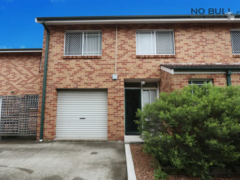 EASY-CARE TOWNHOUSE IN A CENTRAL LOCATION