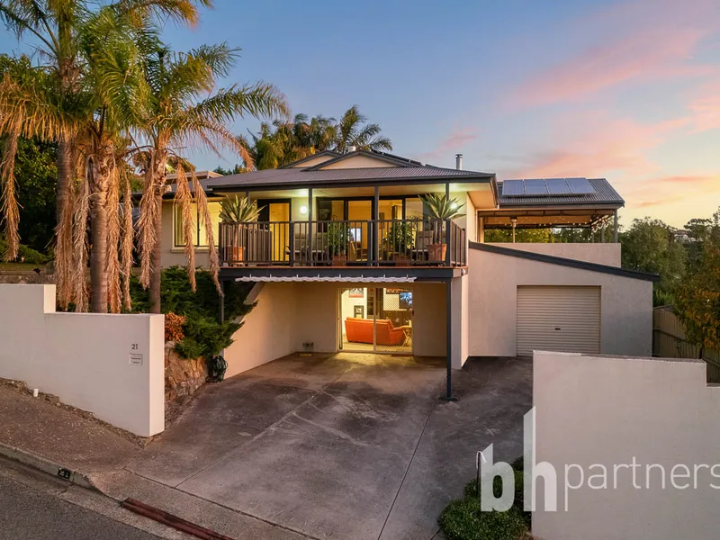 Fabulous Luxury Living with Stunning Ocean Views!