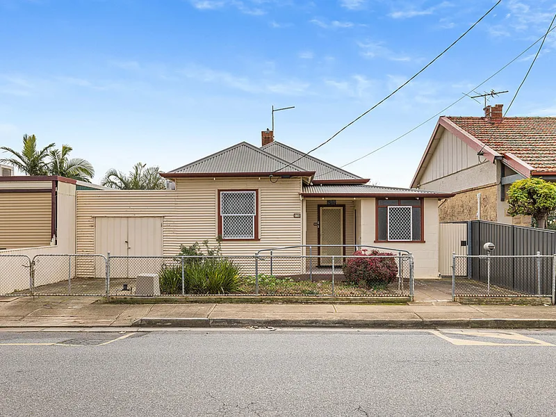 Charming single fronted cottage in the heart of Rosewater...