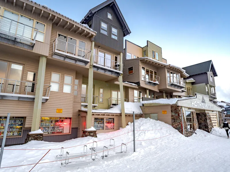 3 Bedroom Apartment being sold with a Profitable Business