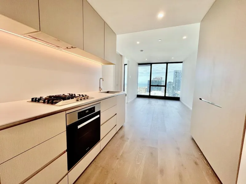 Brand New 2 Bed 1 Bath in Melbourne Southbank with breathtaking view!