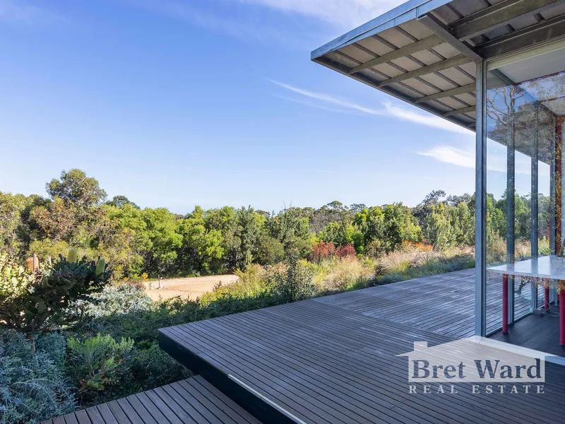 CREATIVE STUDIO WORKSHOP, OR…?