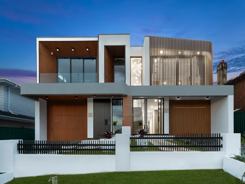 Exquisite brand new duplex of custom design