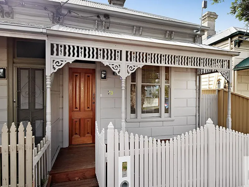 BEAUTIFUL VICTORIAN HOME IN A PRIME LOCATION!