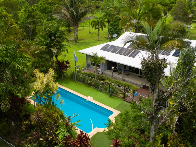 HOUSE, COTTAGE, & CAMPGROUND IN THE HINTERLANDS OF PORT DOUGLAS